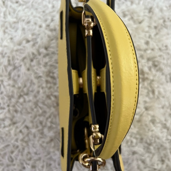 Coach - Picture 8 of 9